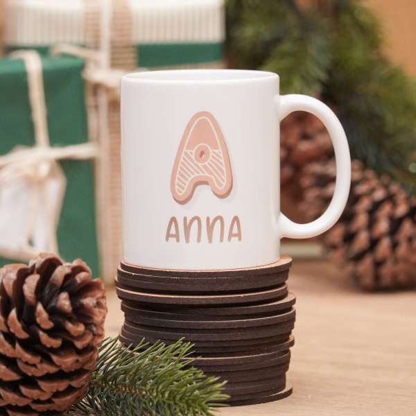 Personalisierte Tasse im Lebkuchendesign - ein tolles Weihnachtsgeschenk für Groß und Klein