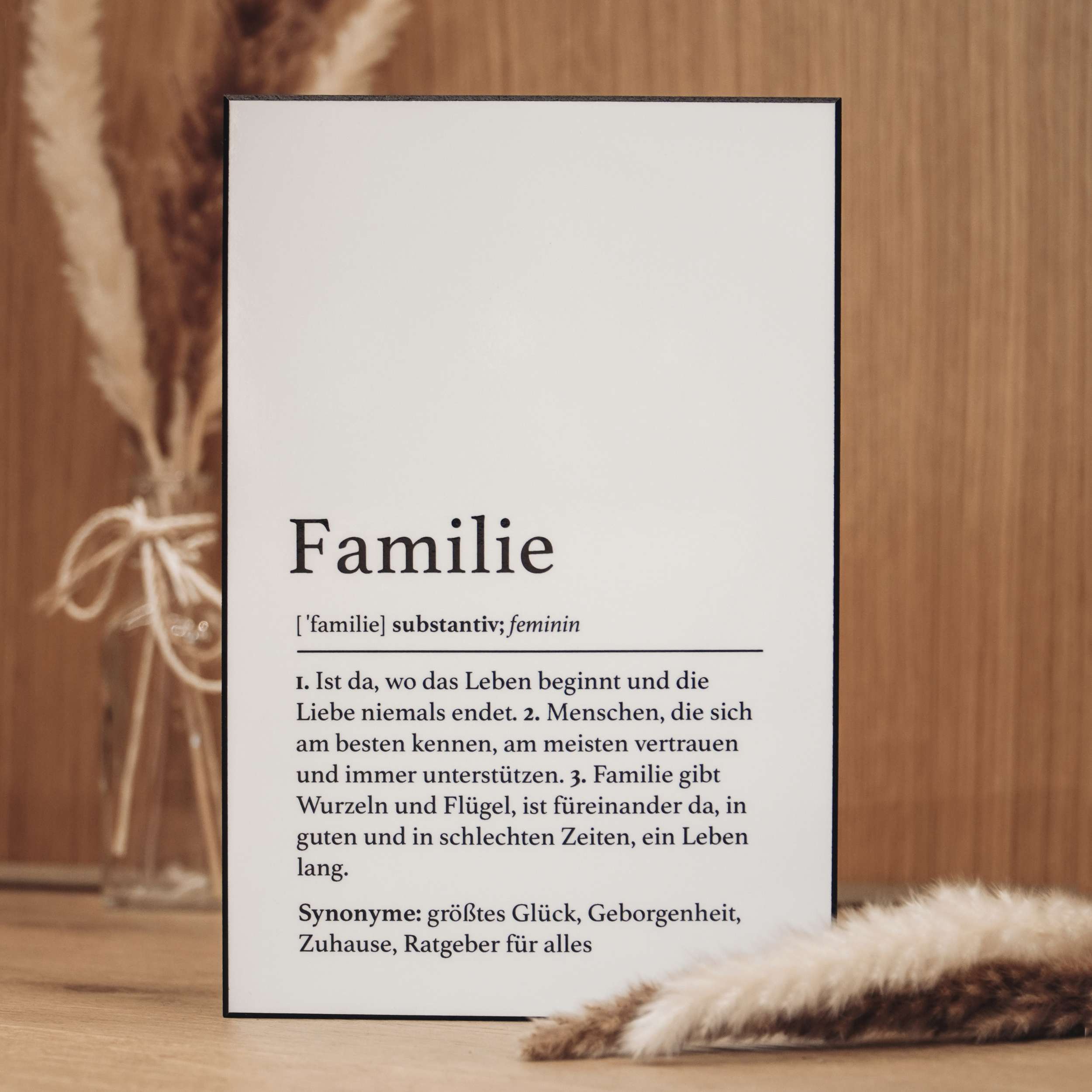 Handgefertigte Definitionstafel „Familie“ aus erstklassigem Material – das ideale Geschenk zur Hochzeit, Geburt und anderen schönen Anlässen.