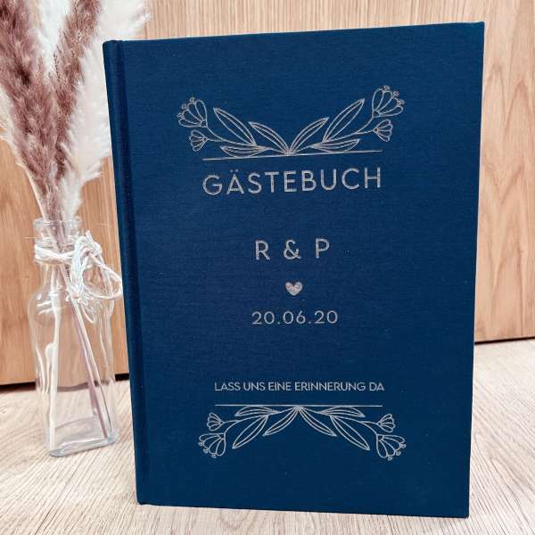 Ewige Erinnerungen festhalten: Unser stilvolles, personalisierbares Hochzeitsgästebuch ist das perfekte Andenken an euren besonderen Tag!