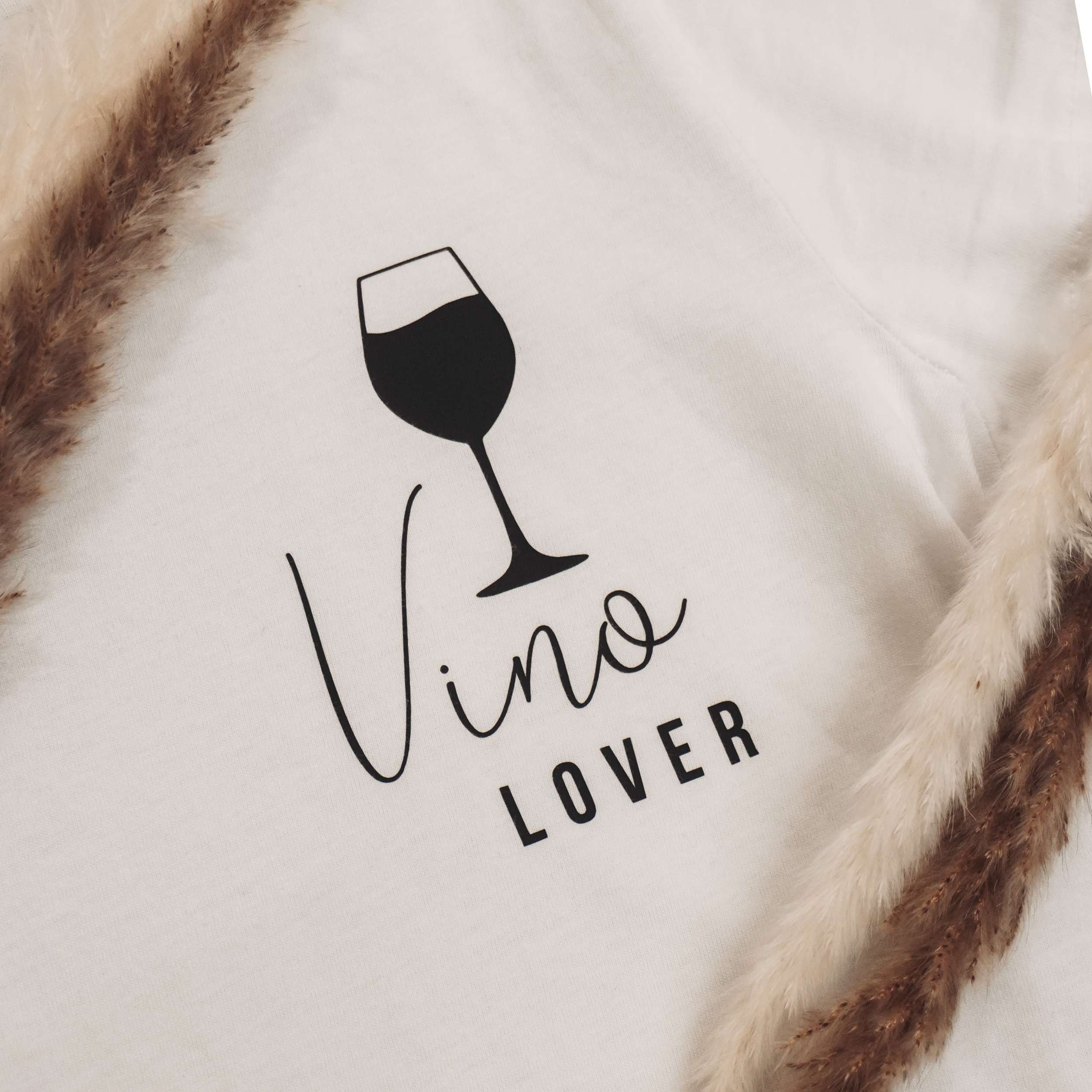 Vino Lover! Dieses T-Shirt ist ein absolutes Must-Have für alle Weinliebhaber!